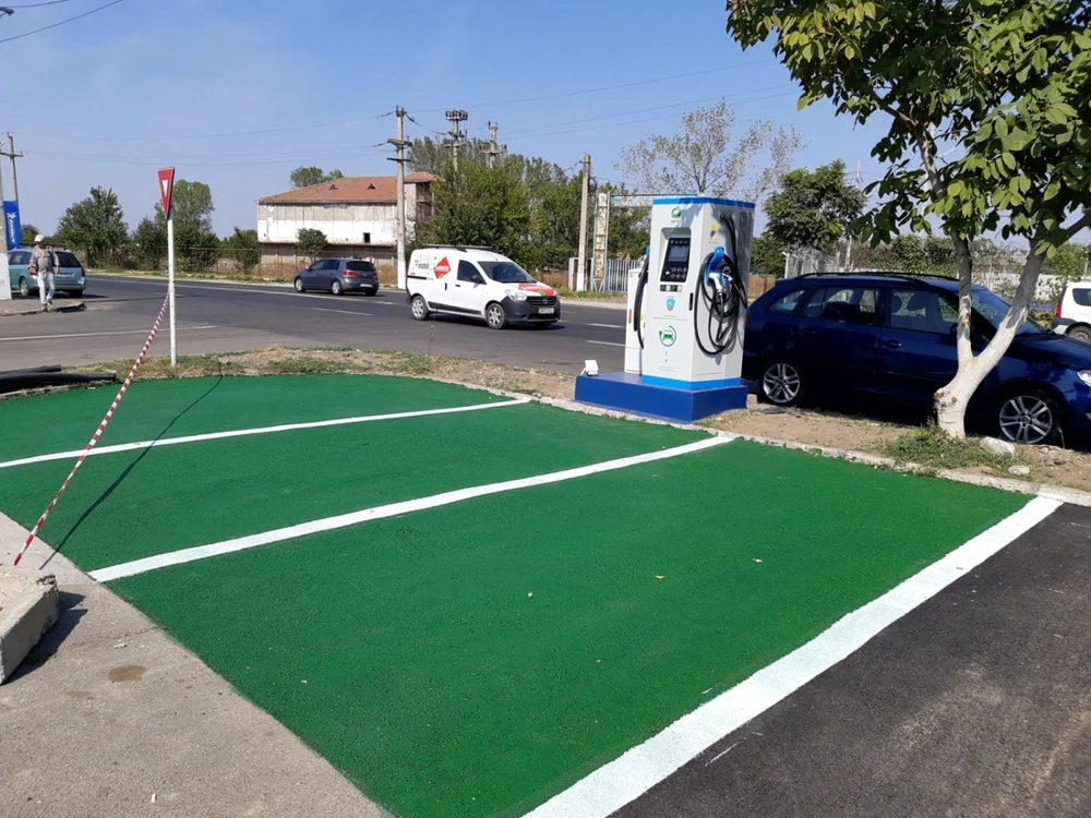 Patru staţii pentru reîncărcarea vehiculelor electrice sunt funcţionale la Călăraşi FOTO Facebook/PMC