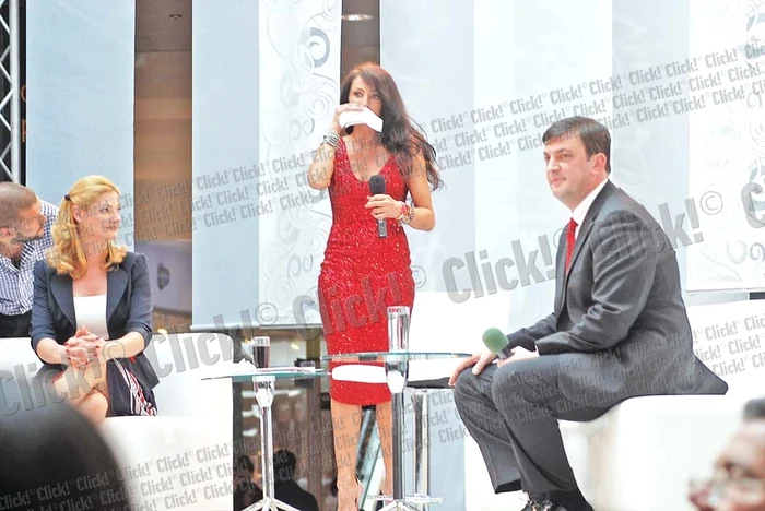 Duminică, Mihaela Rădulescu a revenit pe micul ecran cu o emisiune, la Realitatea TV (FOTOGRAFII: CLICK!)