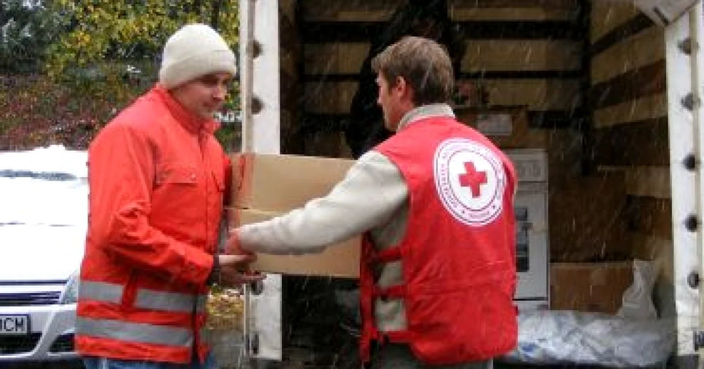 Alba Iulia: Materiale de uz sanitar, oferite spitalelor de Crucea Roşia Alba
