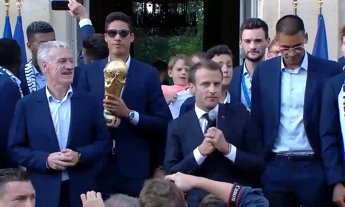 Emmanuel Macron les Bleus jpeg