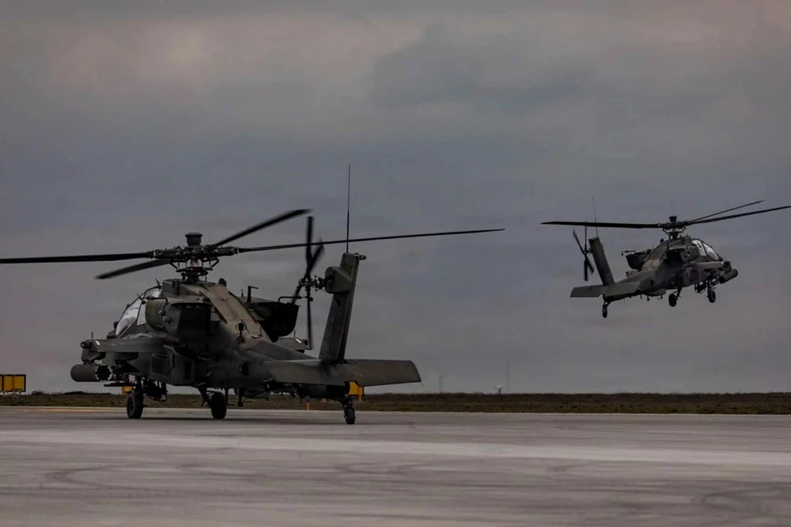 Elicopterele AH-64E Apache, dislocate la Baza Aeriană Mihail Kogălniceanu FOTO: Armata SUA