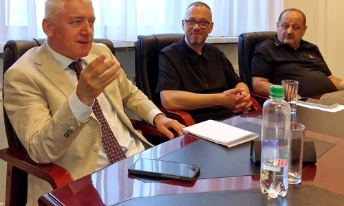 adrian tutuianu, seful AEP jpg