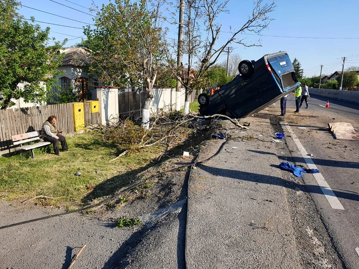 În urma accidentului o persoană a decedat iar alte două au fost răniteFoto: www.republikanews.ro