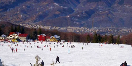 Turişti în Valea Jiului