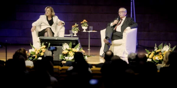 Juncker si Corina Cretu FOTO Mediafax 