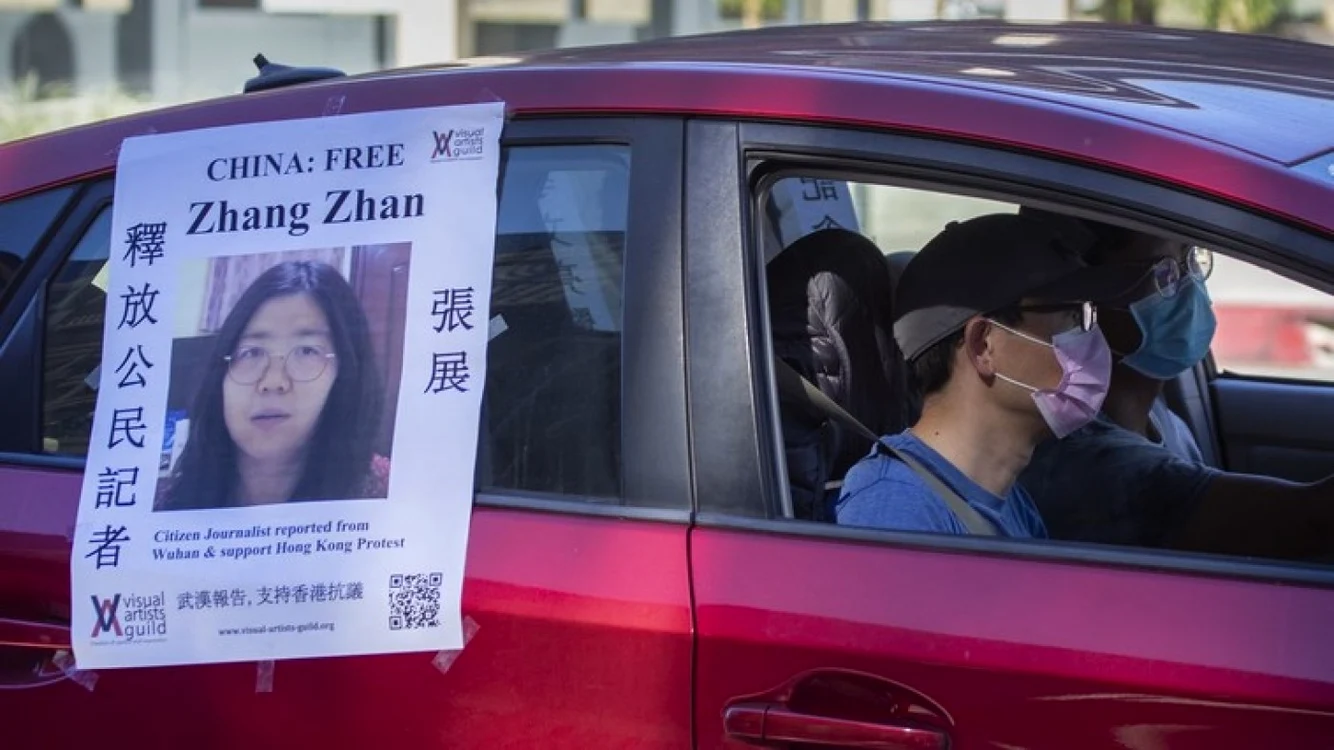 Zhang Zhan a fost acuzată că a difuzat informaţii false pe internet
