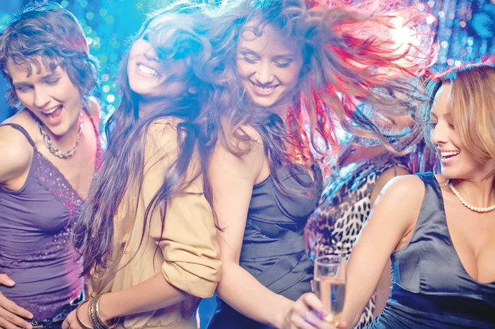 
    Pământenii nu sunt pierduţi, lumea nu se sfârşeşte pe 21 decembrie, spun cei din clubul Expirat din Bucureşti.  