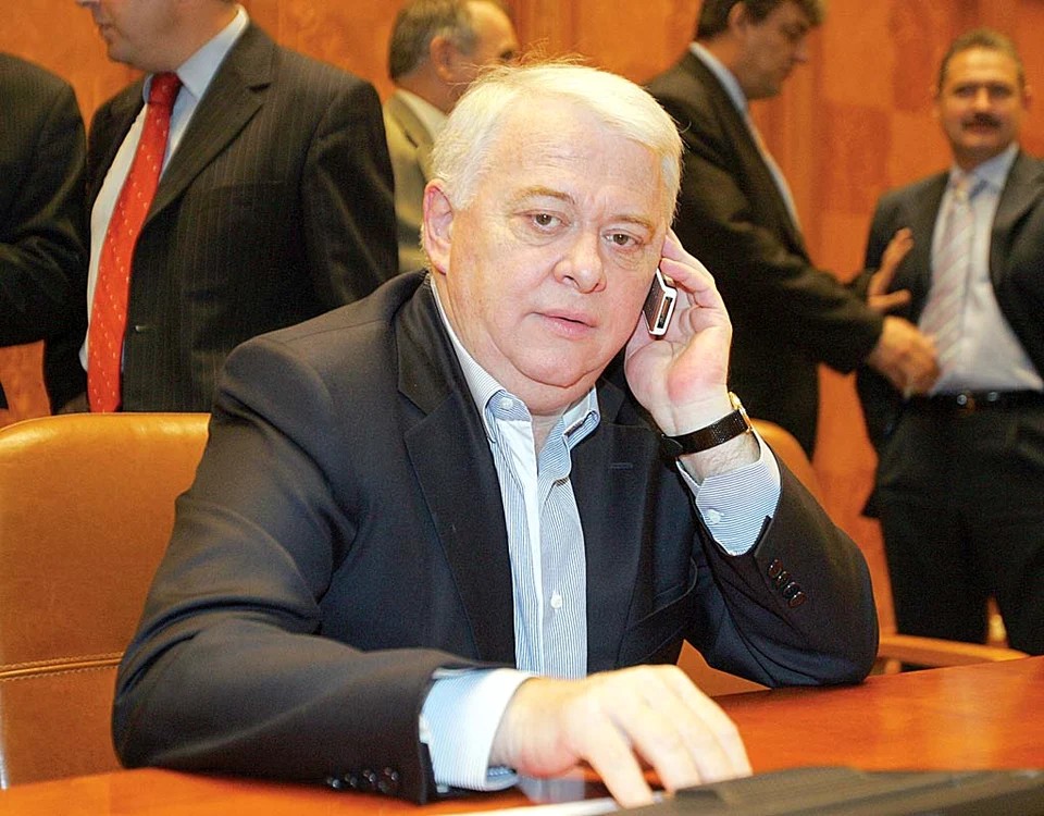 
    Viorel Hrebenciuc  