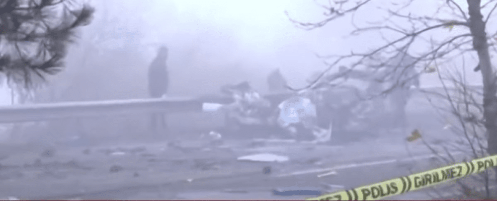 Opt polițiști au fost răniți în Turcia, după ce o bombă a explodat într-o mașină parcată VIDEO
