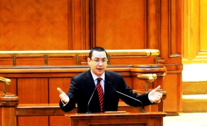 Premierul Victor Ponta are o majoritate confortabilă în Parlament, astfel că noul Guvern are toate şansele să treacă (foto:Antena3)