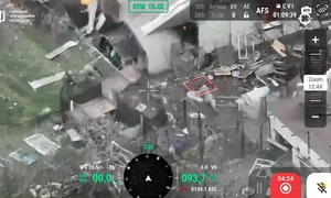 Momentul în care soldați ruși sunt luați prizonieri după o operațiune a servciilor de informații ucrainene în Zaporojie FOTO: captură video YouTube