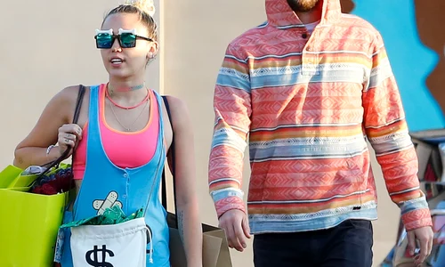 miley si liam hepta 2526391 jpg jpeg