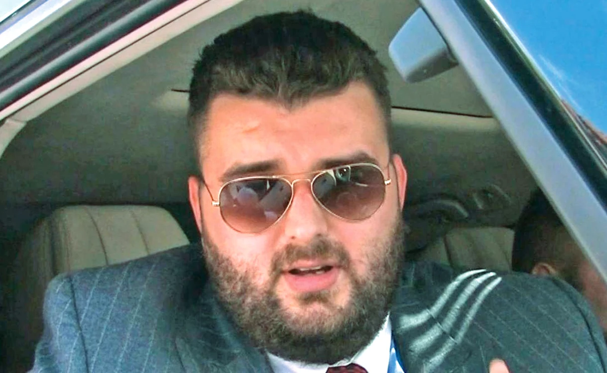 
    Juniorul Victor Micula  (25 de ani) nu poate  sta departe de scandaluri  