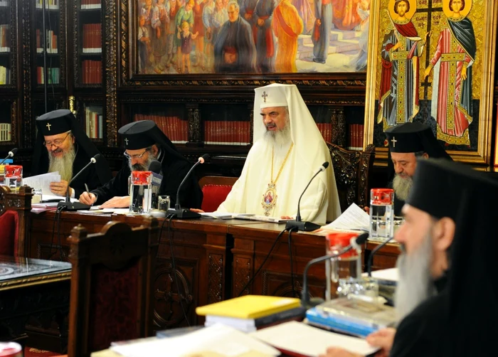 Patriarhul Daniel, mitropolit al Munteniei şi Dobrogei, în şedinţa Sfântului Sinod FOTO Biserica Ortodoxă Română