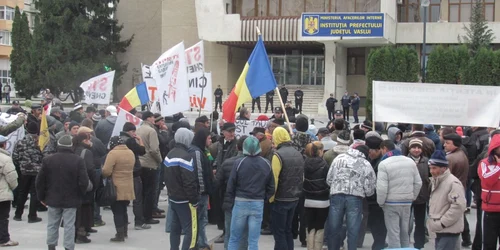 protest pungesti prefectura
