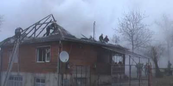 Arad: Un bărbat din Sintea Mare şi-a găsit sfârşitul sub un tavan
