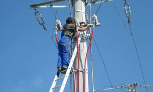 deranjamente energie electrica reparatii stalpi inalta tensiune