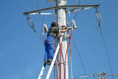 deranjamente energie electrica reparatii stalpi inalta tensiune