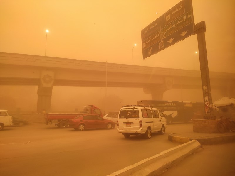 O persoană a murit în Egipt, după ce o furtună de nisip a dărâmat un panou publicitar FOTO