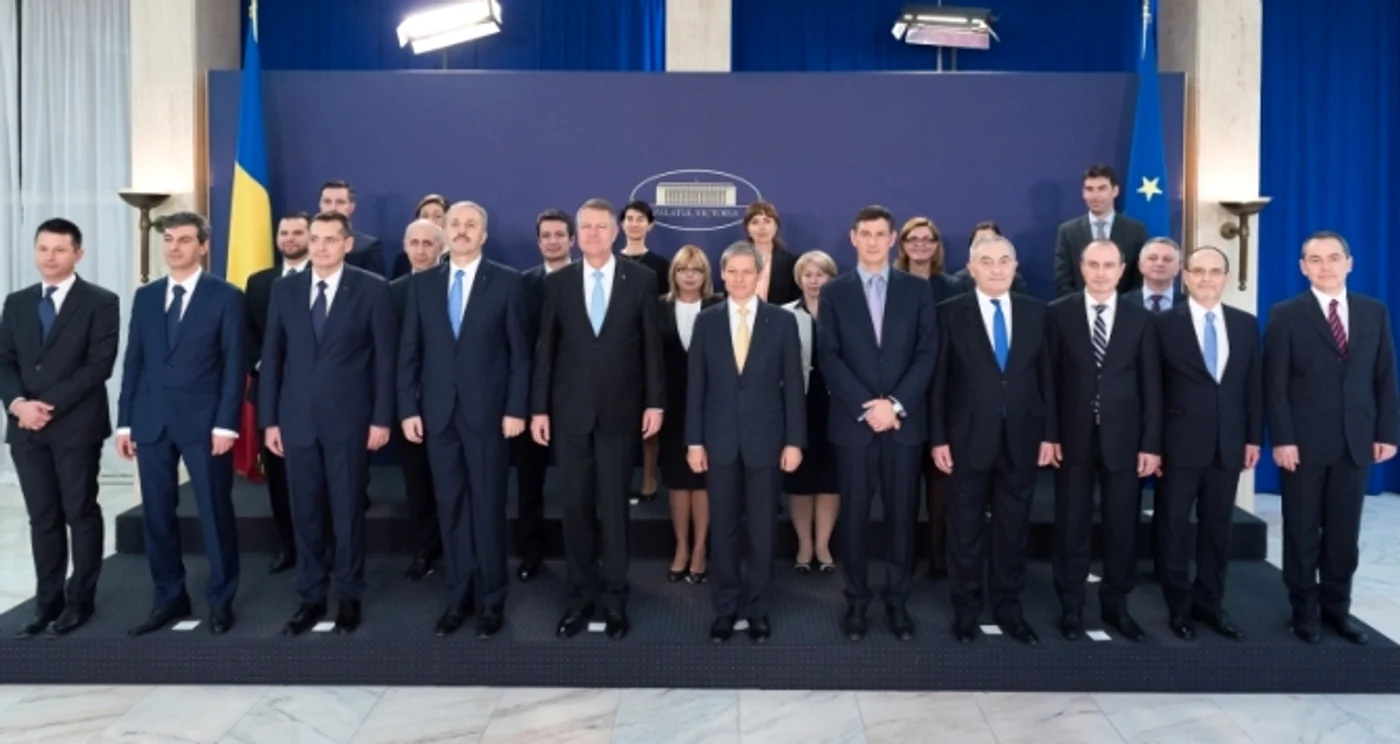 Poza oficială a Guvernului României, realizată în noiembrie 2015