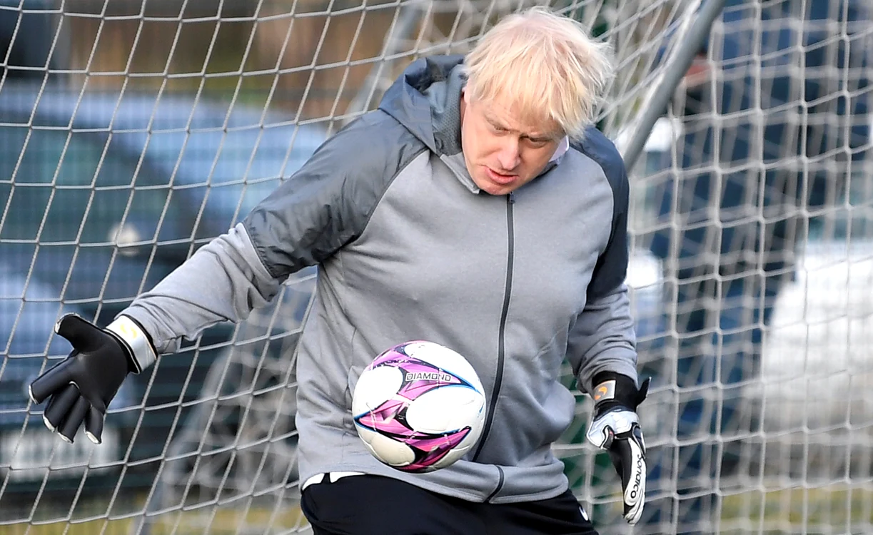 
    Boris Johnson e mare amator de fotbalFoto: Guliver / GettyImages  