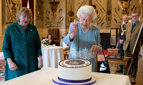 Momente care au marcat cei 70 de ani de domnie ai Reginei Elisabeta a II a  Cum s a transformat lumea în șapte decenii jpeg