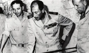 Președintele egiptean Muhammad Anwar Al-Sadat (centru) și-a pregătit forțele încercând să învețe din lecțiile conflictului din 1967 (© Getty Images, Profimedia Images)