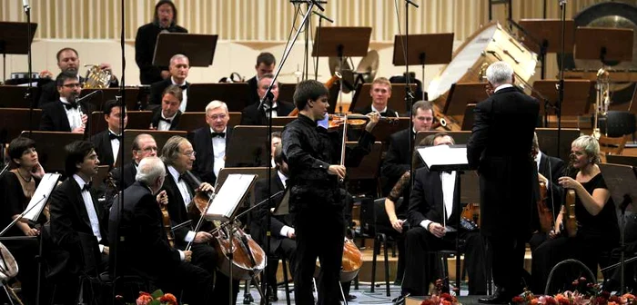 Violonistul Serghei Dogadin acompaniat de  Filarmonica Naţională din Rusia, Festivalul George Enescu 2013  FOTO Agerpres