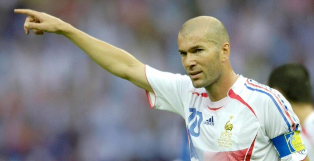 Tricoul lui Zidane din finala Cupei Mondiale din 2006, scos la licitație după două decenii. Cât costă piesa de colecție