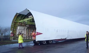 Bucata de avion avea o lungime de 41,7 m jpeg