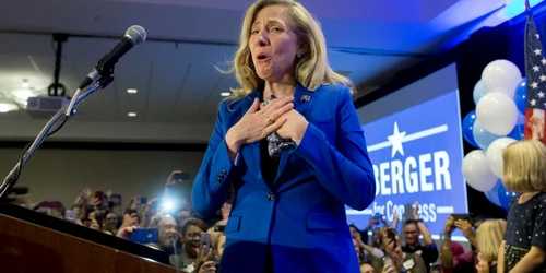 Abigail Spanberger  noua guvernatoare a statului Virginia FOTO EPA EFE jpg