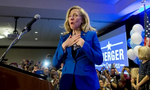 Abigail Spanberger  noua guvernatoare a statului Virginia FOTO EPA EFE jpg