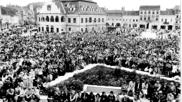 Micile revoluţii din comunism De ce i au bătut ţăranii pe activişti la Sfatul Popular şi cum a apărut „Vrem lumină să nvăţăm şi apă să ne spălăm” jpeg