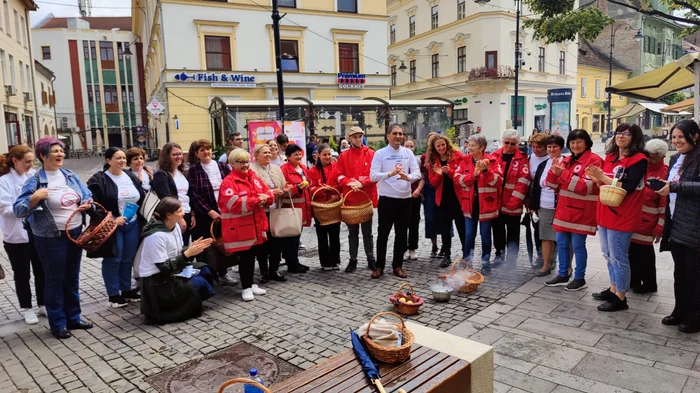 Mere contra țigări oferite la Sibiu în cadrul unei campanii antifumat Spitalul de Pneumoftiziologie