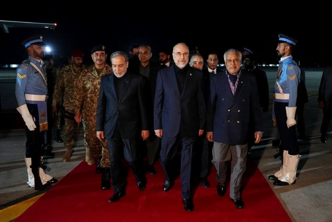 Delegația iraniană la sosirea la Islamabad/FOTO:X