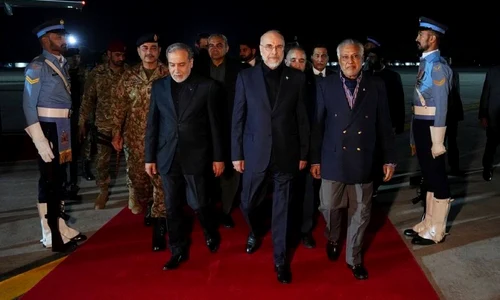 delegația iraniană la negocierile de la Islamabad jpg