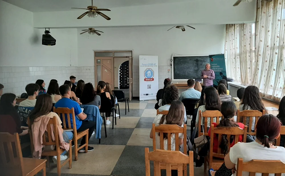 Atelierul despre prevenirea traficului de persoane organizat la Pitești. FOTO Cristina Stancu