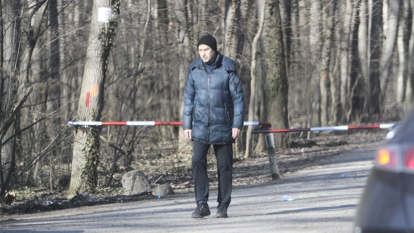 Fostul selecţioner a încheiat o plimbare de 90 de minute prin pădurea Băneasa. FOTO: Blitz