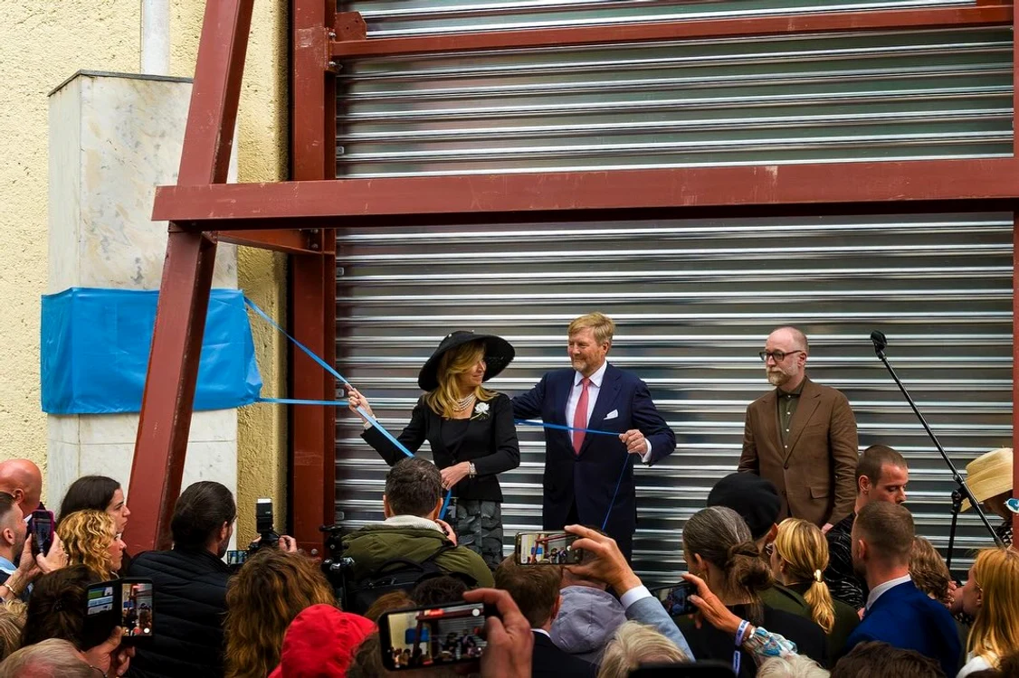 Regele Willem Alexander și Regina Máxima au inaugurat pavilionul olandez la Bienala de la Veneția (1) jpg