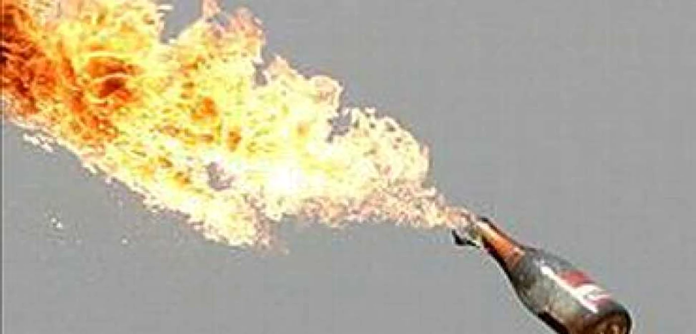 Cocteiluri molotov asupra Ambasadei Greciei în Serbia (Newsday)