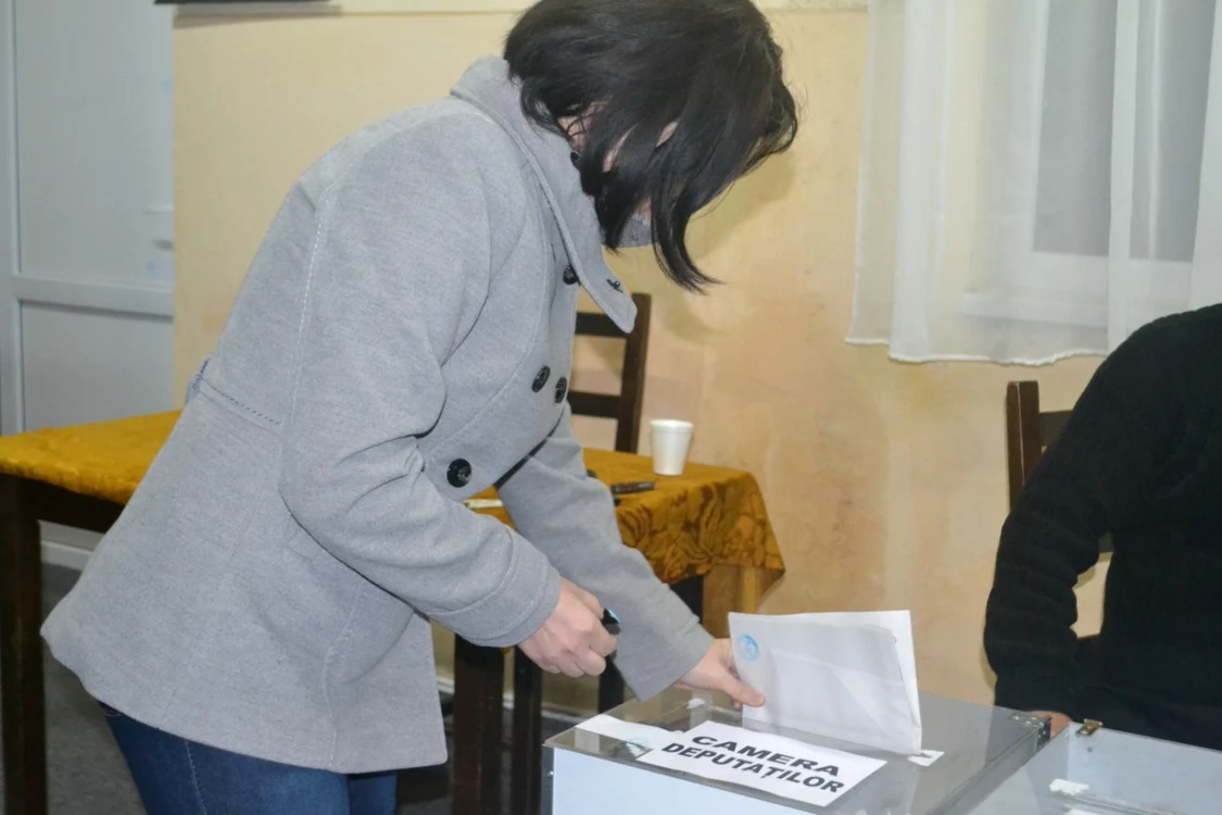 Urnele se închid la ora 21 FOTO Andreea Vilcovschi