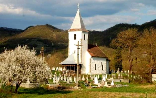 Biserica din Ribiţa.