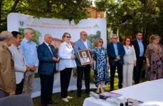 Emisiunea de timbre „Promotori ai şcolii româneşti. Familia Golescu”, lansată la Muzeul Goleşti (foto: Facebook / Muzeul Viticulturii şi Pomiculturii Goleşti)