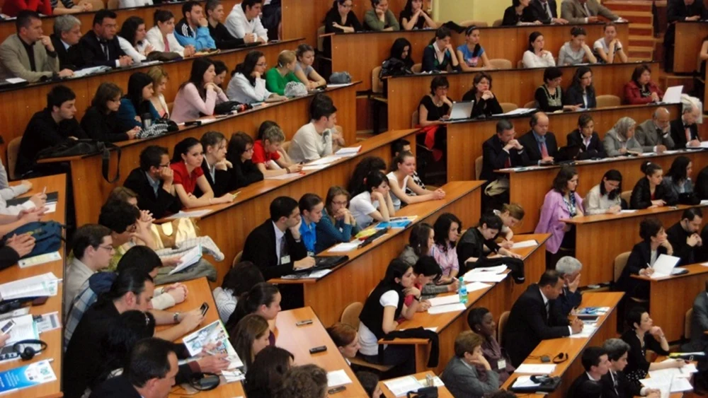 Bursele studenţeşti în anul universitar 2025-2026. Anunțul Ministerului Educației
