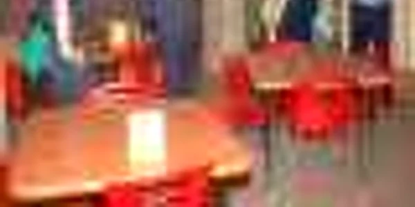 Cu banii furati de la vecin a petrecut prin baruri si restaurante