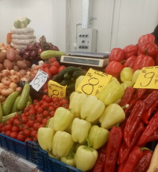 Cât sunt de „curate” produsele de la raft și de pe tarabe. „Toxicul se găsește în proporție de 70-90 % în coajă”. Cum reducem riscul 