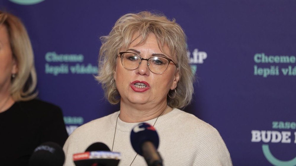 Un complot pentru angajarea unui ucigaș de câini agită campania electorală din Cehia