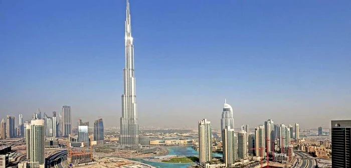 
		    
		    Burj Khalifa, cea mai înaltă clădire din lume  Foto: aeroplanes.com		