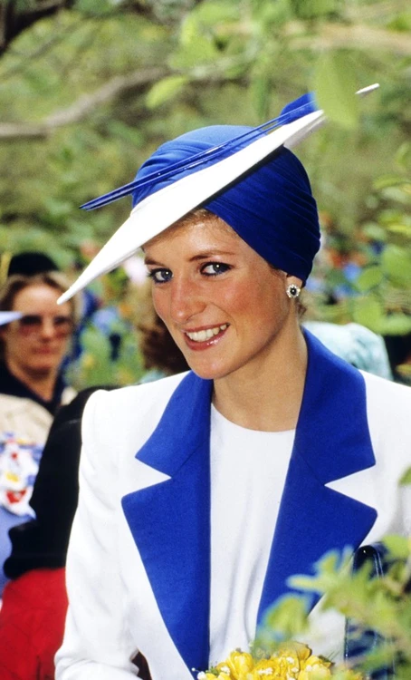 princess diana wearing blue eyeliner 1989 jpg jpeg