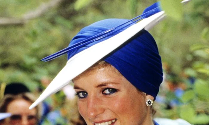 princess diana wearing blue eyeliner 1989 jpg jpeg